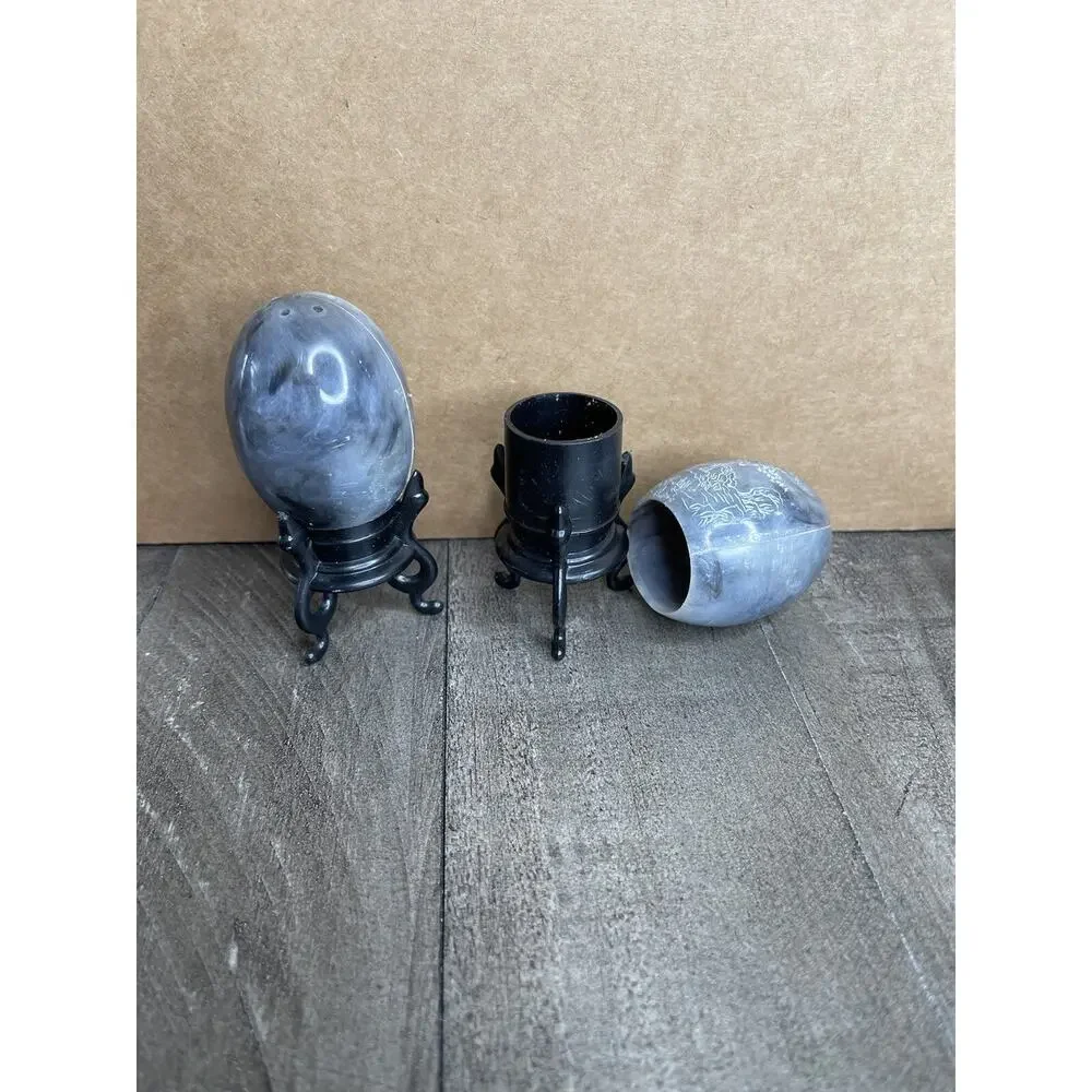 VTG Etched Asian Egg Salt & Pepper Shaker Set Plastic Made in Hong Kong